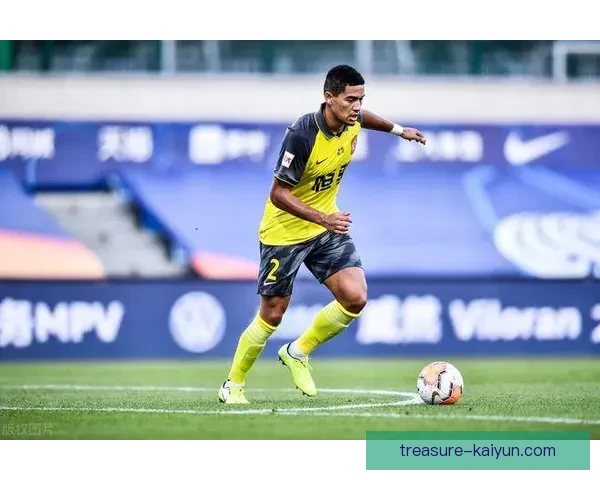 西甲埃斯潘牙人在新赛季中表现稳健，状态逐渐回暖，备受关注。